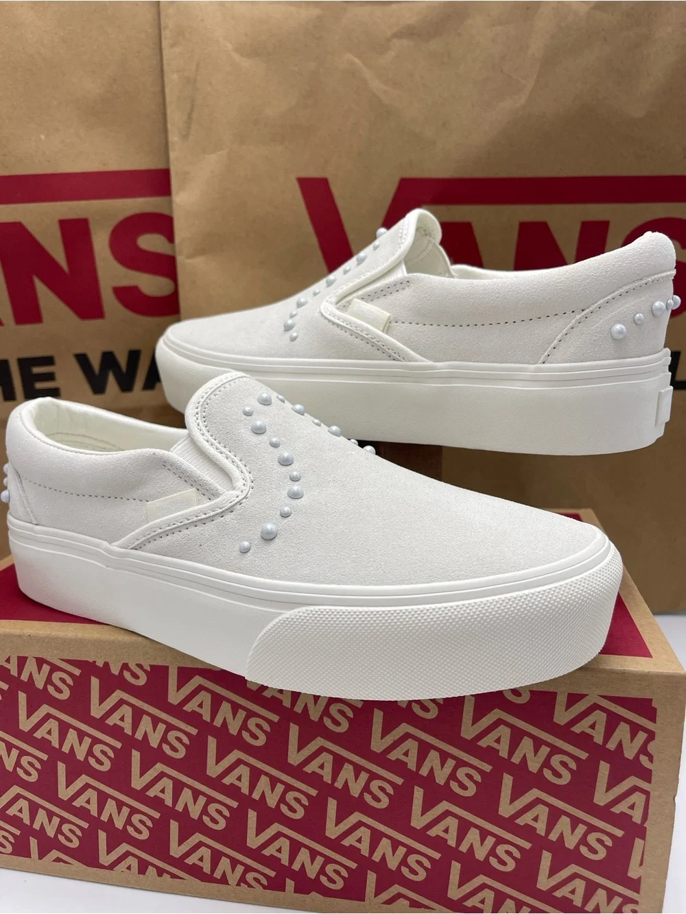 Vans Women's Classic Slip-On Platform Sneakers  Pearls Marshmallow VN000EA9CCZ